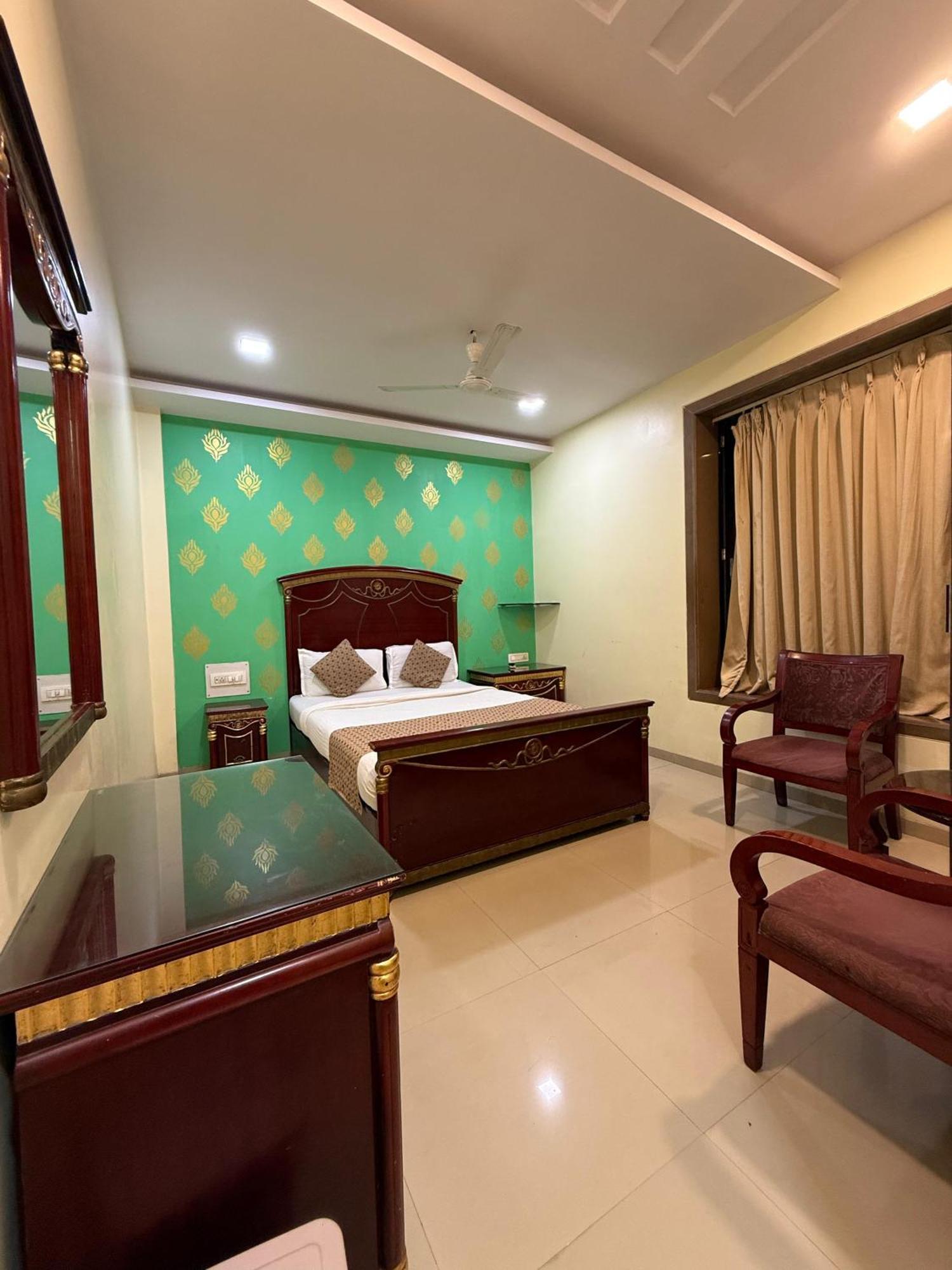 Hotel Gold Coast Mumbai Exterior foto