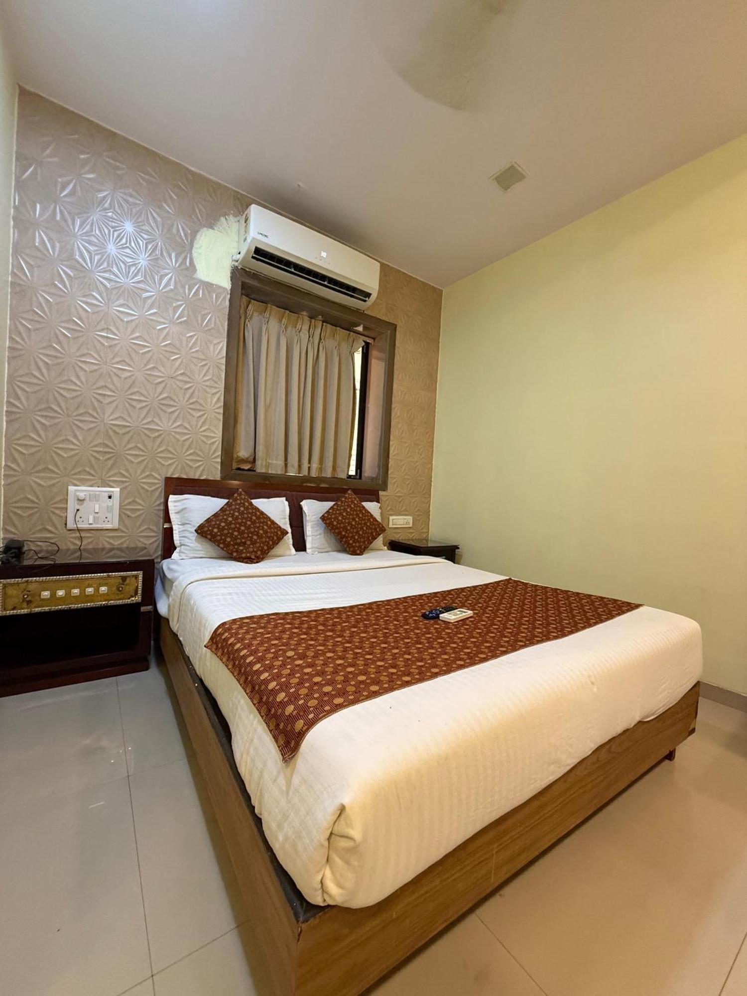 Hotel Gold Coast Mumbai Exterior foto