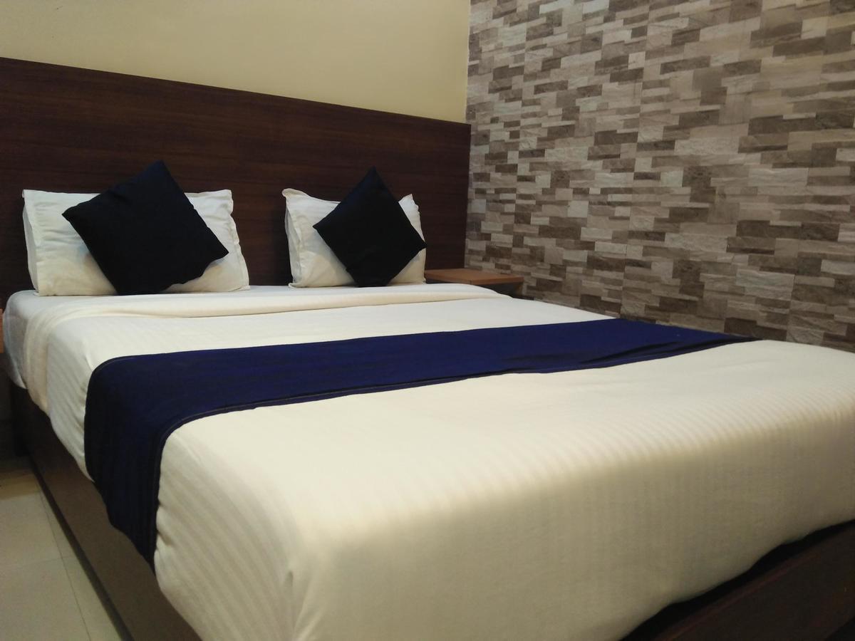 Hotel Gold Coast Mumbai Exterior foto